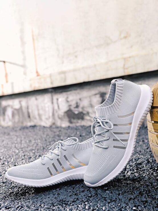 Men Lace Up Decor Mesh Panel Sneakers