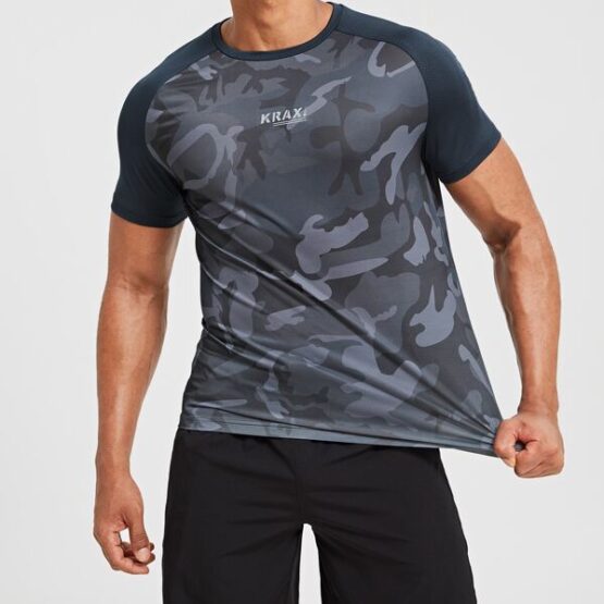 Men Camo Print Raglan Sleeve Sports Tee