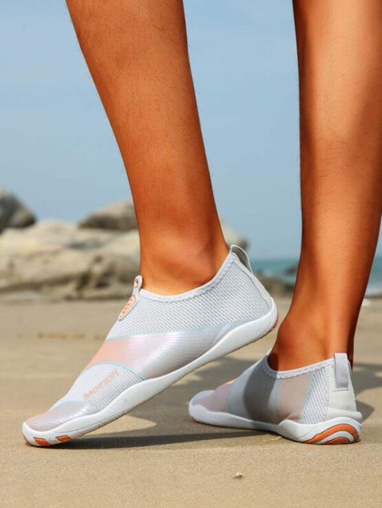 Men Striped Pattern Slip On Water Shoes