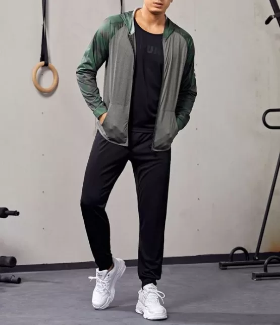 Men Camo And Letter Graphic Hooded Sports Jacket - Image 3