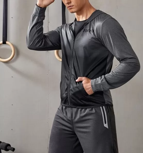 Men Ombre And Letter Graphic Hooded Sports Jacket
