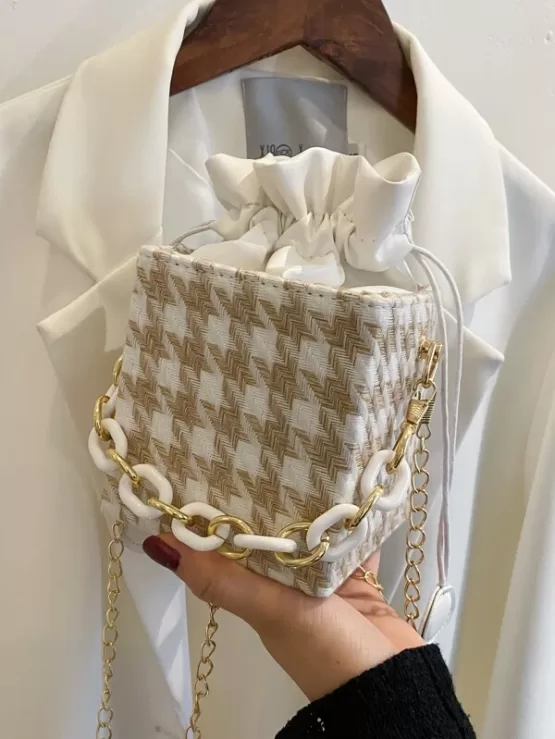 Houndstooth Pattern Chain Crossbody Bag
