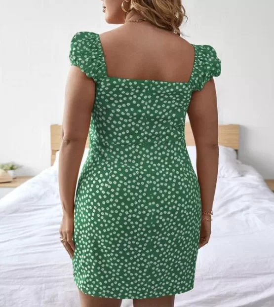 Plus Ditsy Floral Sweetheart Neck Fitted Dress - Image 5