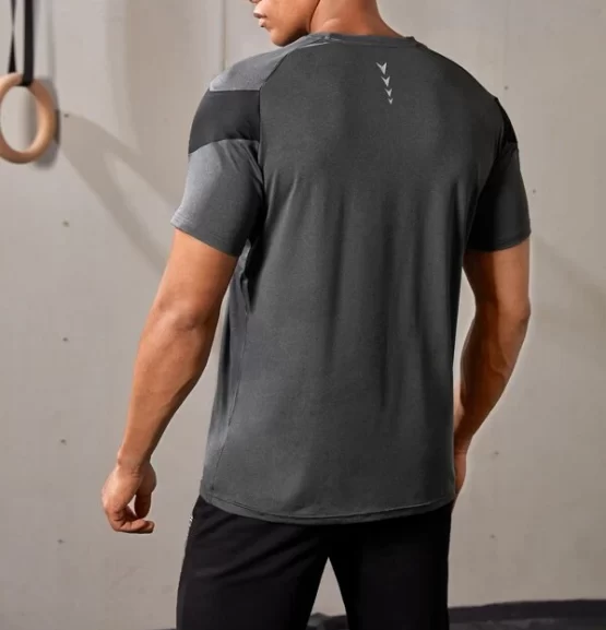 Men Regular Color Block Sports T-Shirt - Image 3