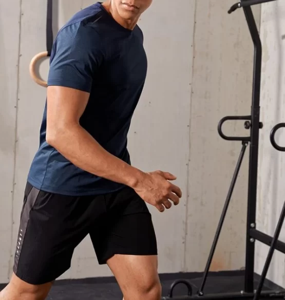 Men Quick-Drying Breathable Letter Graphic Sports Tee - Image 2