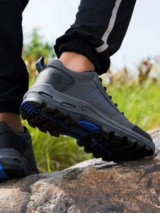 Men Minimalist Lace-up Front Hiking Shoes