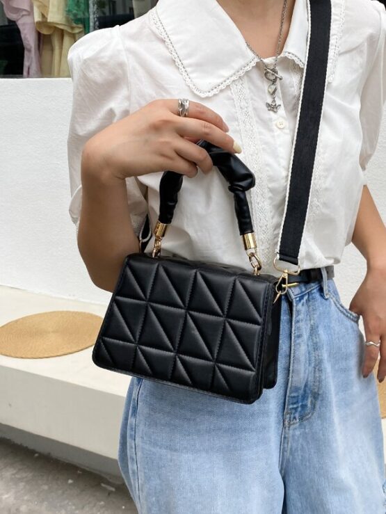 Minimalist Metal Detail Quilted Flap Bag - Image 4
