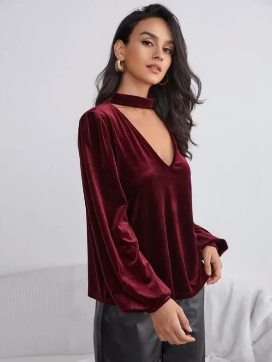 Keyhole Neck Lantern Sleeve Velvet Top - Image 2