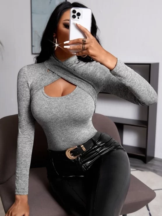 Sexy Cut Out Criss Crossover Front Tee - Image 4