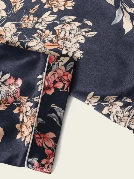 Four pieces Floral Print Satin Pijama Set - Image 3