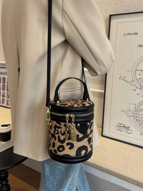 Contrast Leopard Binding Leopard Bucket Bag - Image 3