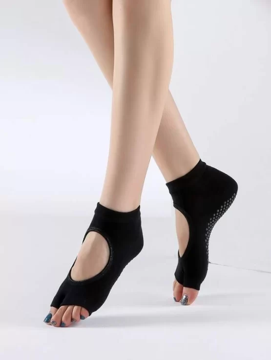 Solid Fashionable Cotton Ankle Yoga Socks - Image 7