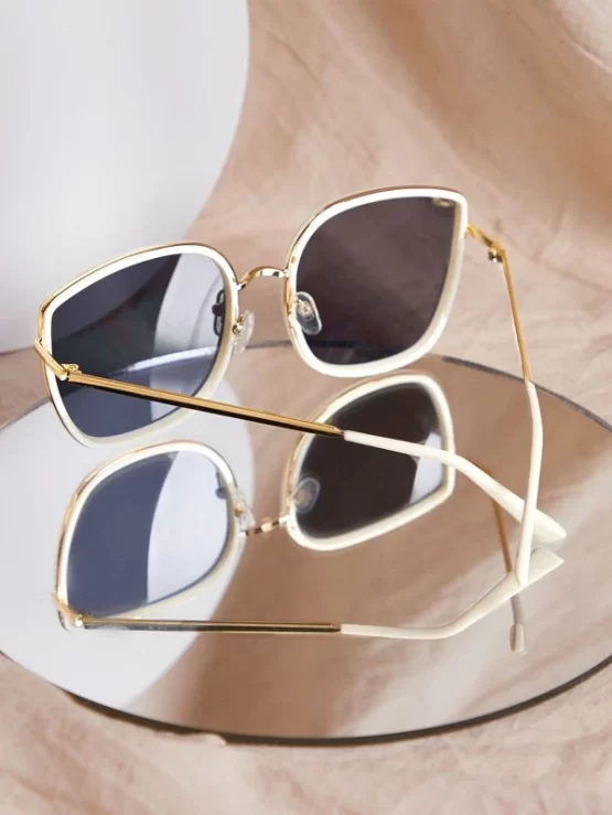 One Pair Cat Eye Minimalist Fashion Glasses - Image 2