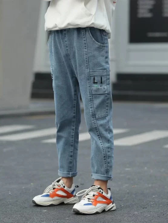 Boys Letter Embroidery Slant Pocket Jeans - Image 2