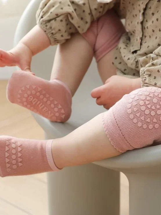 1pair Baby Solid Socks & 1pair Baby Leg Warmers - Image 2
