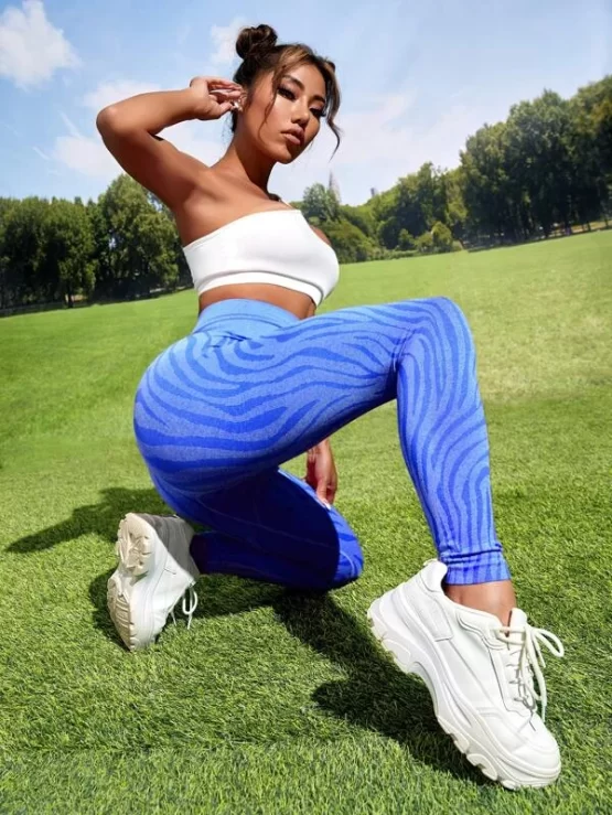 Seamless Zebra Striped Print Sports Leggings - Image 3
