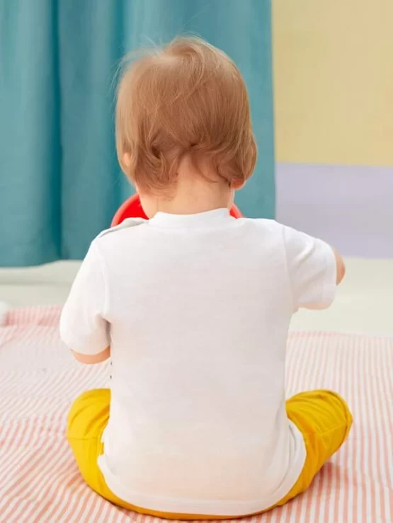 Baby Colorblock & Cartoon Graphic Tee And Shorts - Image 3
