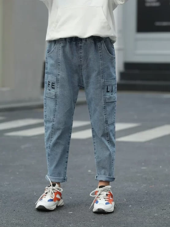 Boys Letter Embroidery Slant Pocket Jeans - Image 4