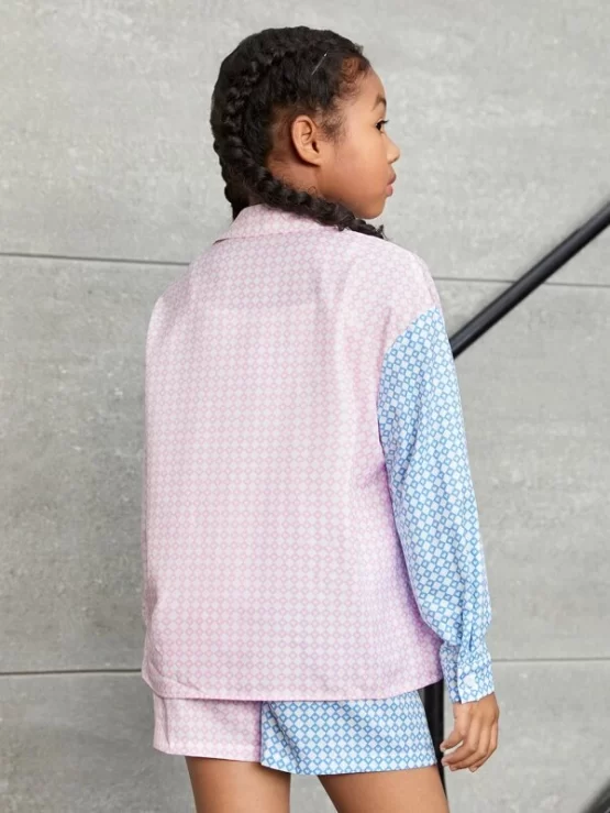 Girls Allover Heart Print Colorblock Drop Shoulder Blouse & Shorts - Image 2