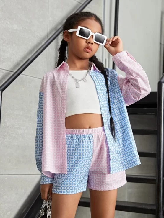 Girls Allover Heart Print Colorblock Drop Shoulder Blouse & Shorts