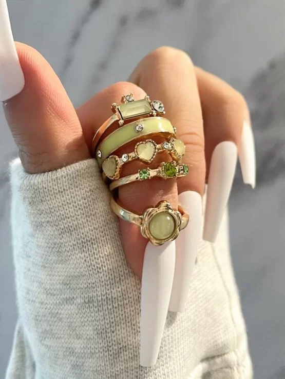 Five Pieces Fashionable Heart Rhinestone Decor Ring