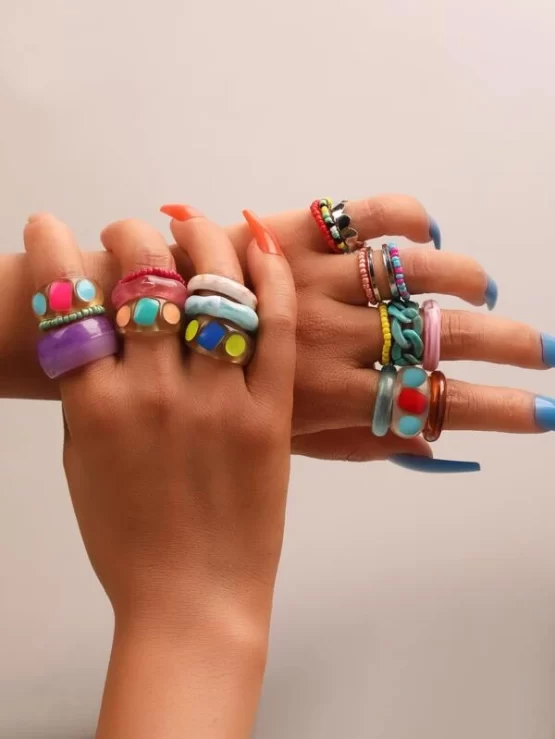 Twenty One Pieces Random Color Detail Ring