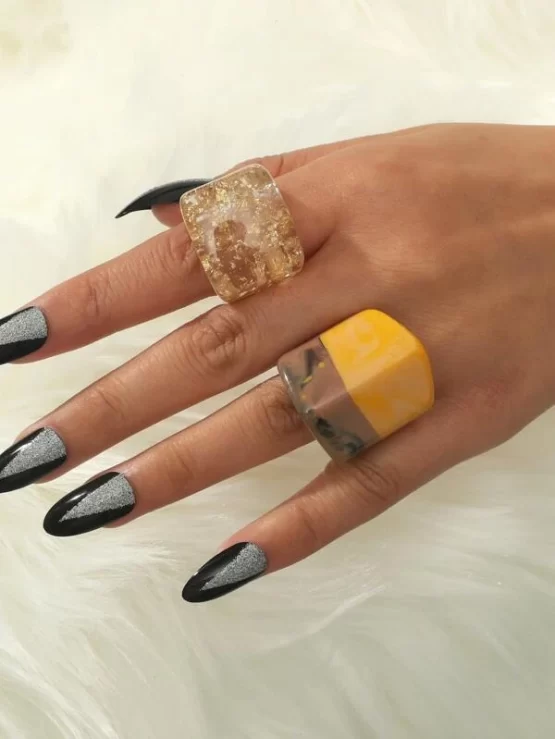 Two pieces Fashionable Multicolor Ring Resin Set