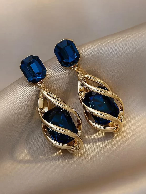 Fashionable Two Pieces Crystal Drop Earrings - Image 4