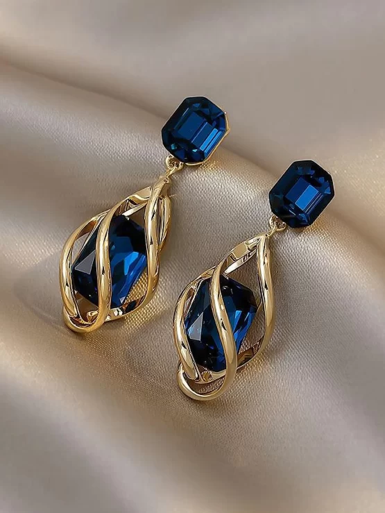 Fashionable Two Pieces Crystal Drop Earrings - Image 5