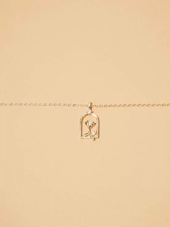 Fashionable Pendant Flowers Charm Necklace - Image 3