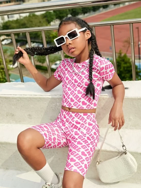 Girls Letter & Heart Print Crop Tee & Biker Shorts