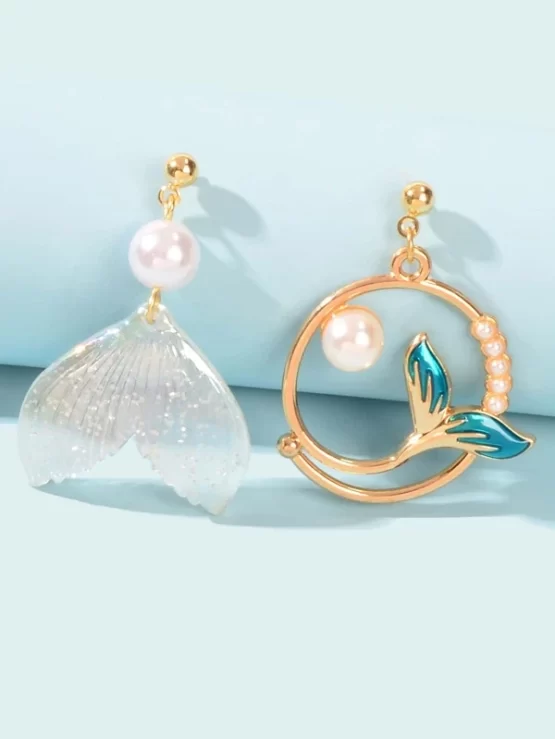 Fashionable Fish Tail Charm Drop Earrings