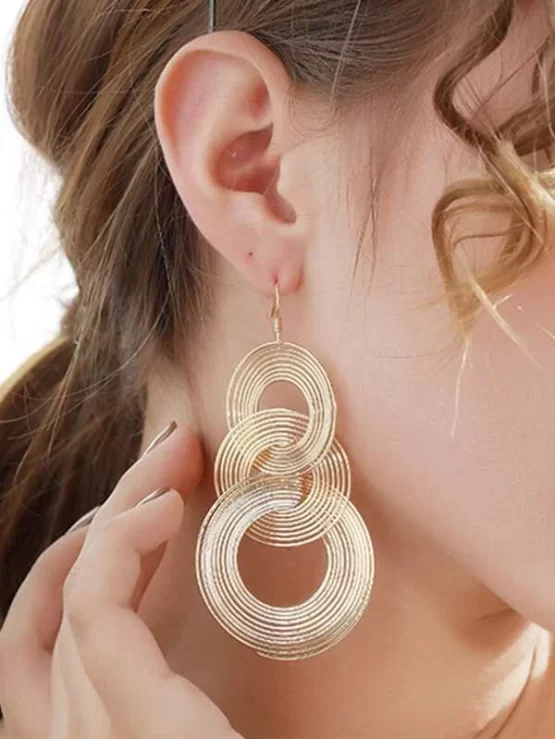 Glamorous Link Dangele Round Drop Earrings