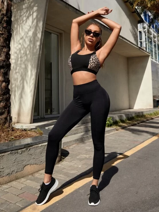 Light Support Leopard Criss Cross Cut Out Sports Bra - Image 2