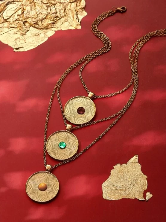 Fashionable Round Charm Layered Necklace - Image 2