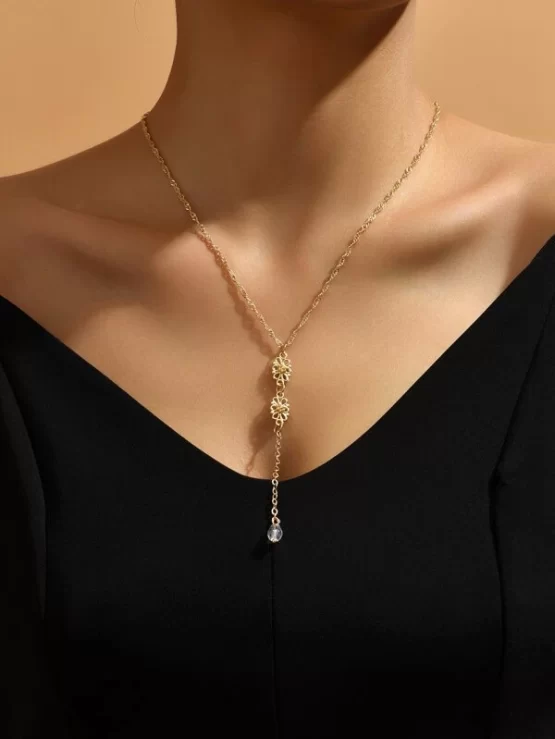 Flowers Fashionable Back Decor Necklace - Image 2