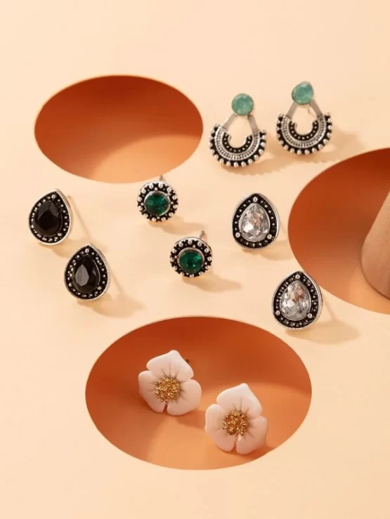 One Pair Rhinestone Decor Earring Jackets & Four Pairs Flower Stud Earrings - Image 3