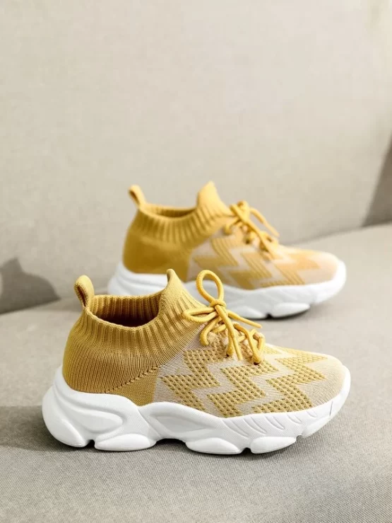 Boys Chevron Pattern Lace-up Front Sneakers - Image 2