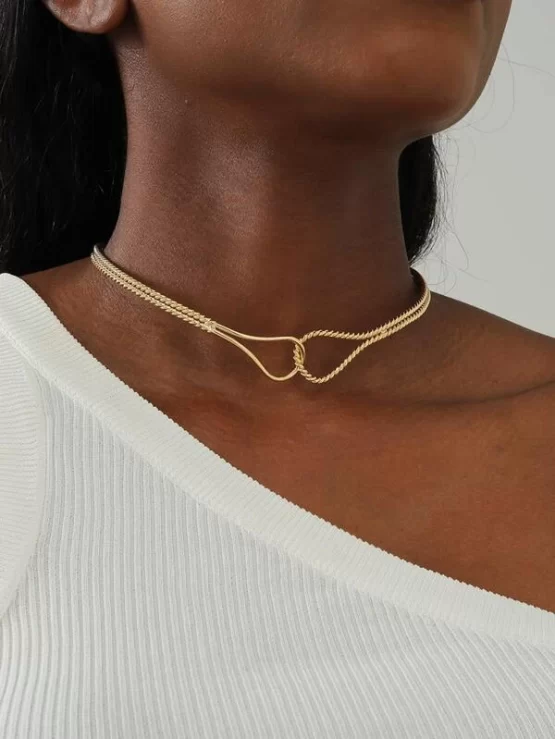 Fashionable One Piece Twist Decor Choker