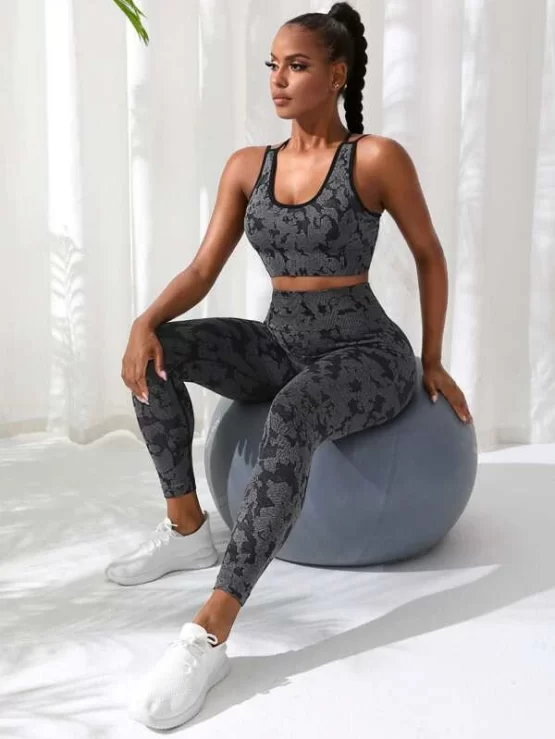 Camo Print Crisscross Back Wide Waistband Sports Set