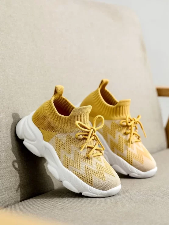 Boys Chevron Pattern Lace-up Front Sneakers