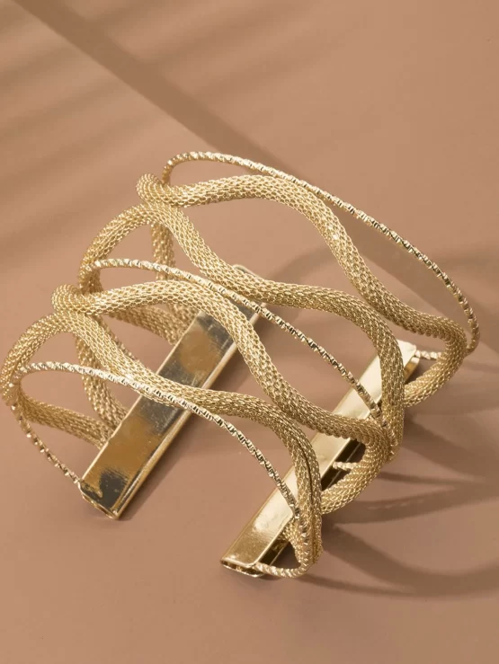 Glamorous Metal Hollow Out Cuff Bangle - Image 3