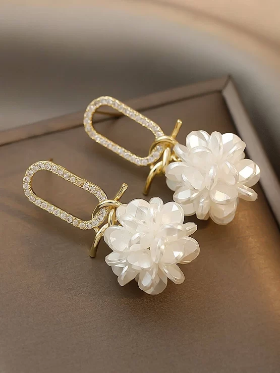 Rhinestone Flowers Decor Drop Earrings - Image 2