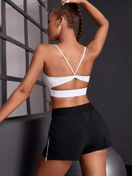Light Support Solid Cut Out Back Sports Bra - Image 3