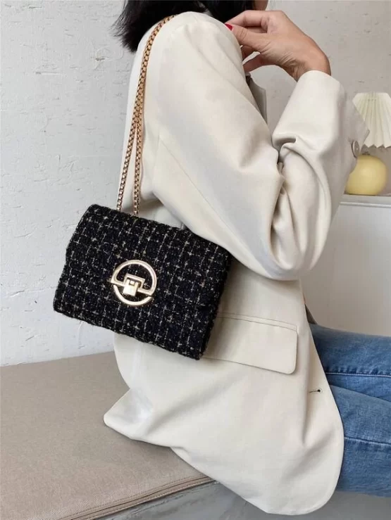 Mini Minimalist Textured Chain Shoulder Bag - Image 4