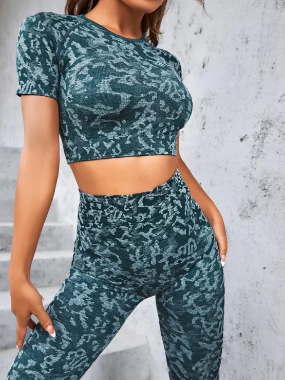 Seamless High Stretch Camo Print Sports Set - Image 2