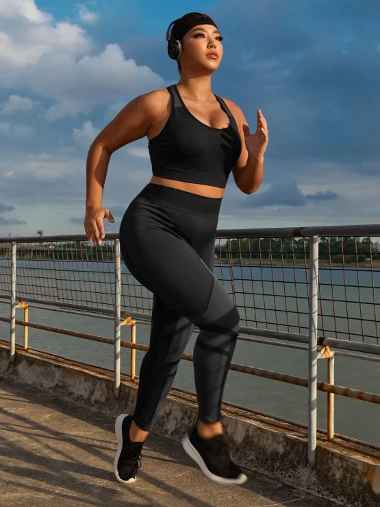Plus Two Tone Racer Back Scrunch Butt Sports Set - Image 2