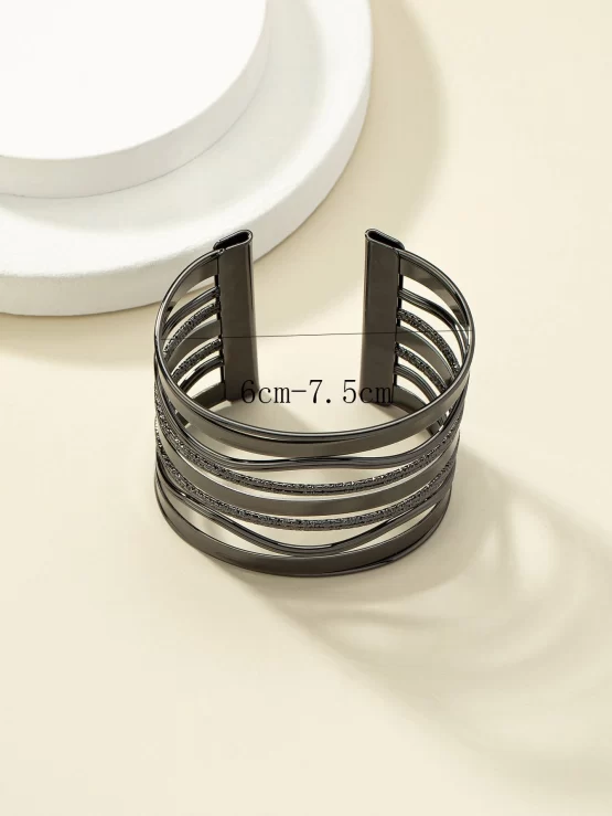 Fashionable One Piece Hollow Out Cuff Bangle - Image 4