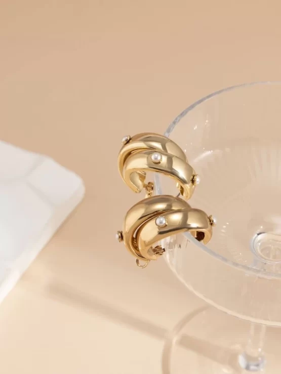 Faux Pearls Fashionable Hoop Decor Earrings - Image 3
