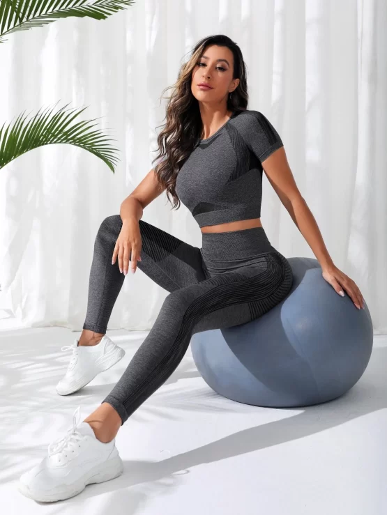 Seamless Raglan Sleeve Tummy Control Sports Set - Image 4